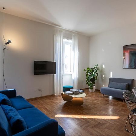 Duomo Big Apartment Milan Exterior photo